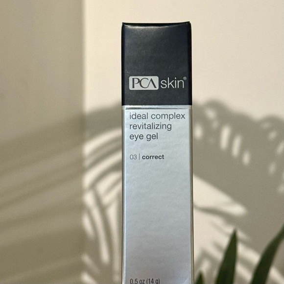 + FREE GIFT with Purchase! PCA SKIN Ideal Complex Eye Gel - Sealed & New in Box - Picture 1 of 3